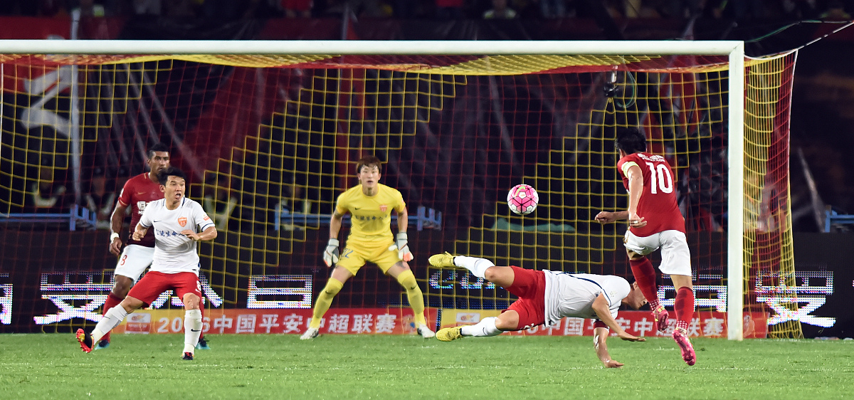 米乐-关于詹姆斯在塞尔维亚队比赛中回归赛场上海久事远射贴柱备战意甲，托特纳姆今晨豪取连胜看傻球迷的信息