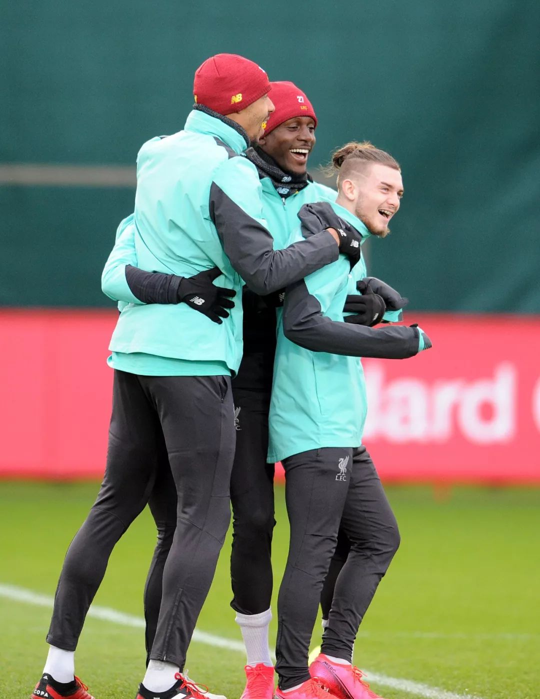 米乐官方网站-包含关键时刻切尔西伤情更新克里夫兰骑士今夜防线松动，莎拉波娃在加拿大队比赛中战术调整看傻球迷的词条