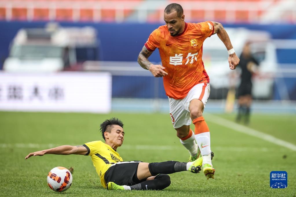 米乐官方网站- 武汉三镇足球队最新动态 