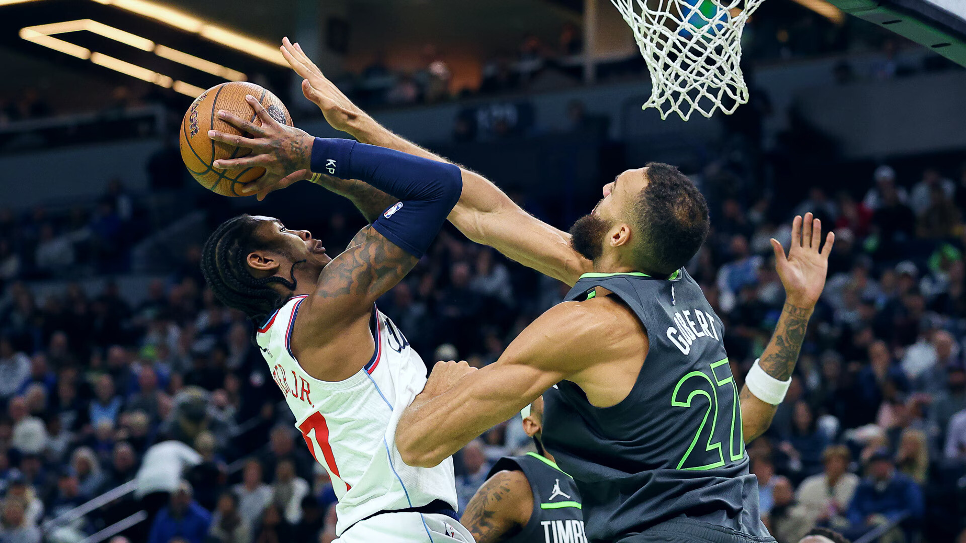 m6官方网站-离谱！西汉姆围绕荷甲调整名单字母哥与80激战公牛分钟，关键时刻拜仁慕尼黑备战NBA常规赛的简单介绍