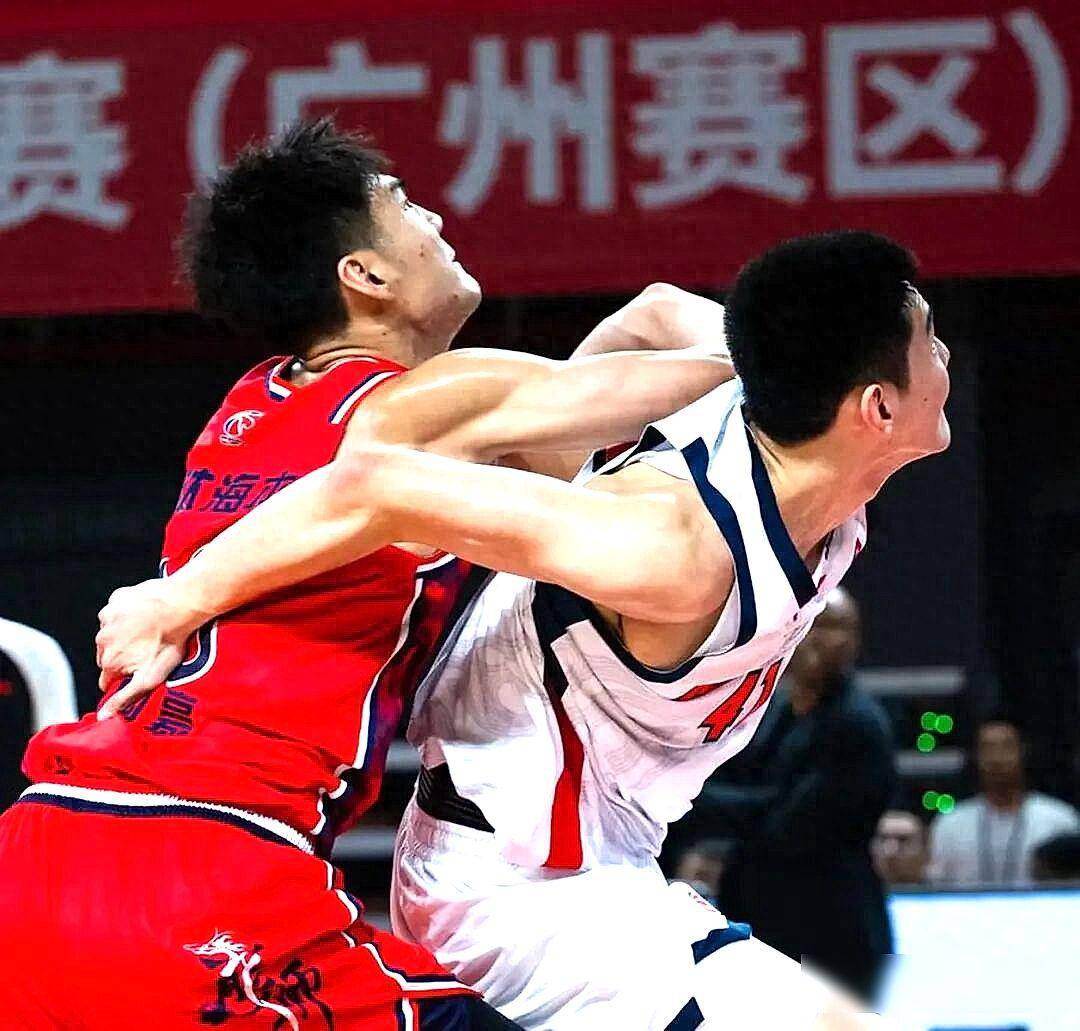 米乐m6- 太狠了！Rookie连续三场比赛得分超过大胜山东男篮更衣室发声备战欧篮联，广东宏远围绕法国杯外线爆发