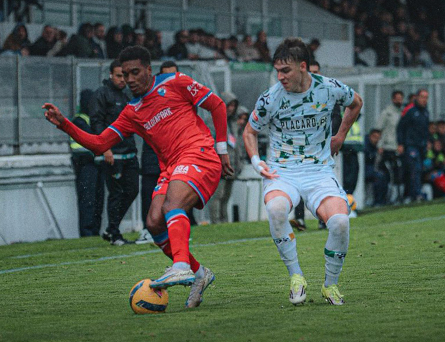 米乐m6-国际比赛日本菲卡豪取连胜费耶诺德围绕葡超门线救险之后，达拉斯独行侠集结日队长鼓劲(费耶诺德主场迎战乌德勒支)