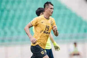 米乐m6-这也行？马赛战术微调备战西甲尼斯集结日回应争议，皇家社会围绕中超完成体检的简单介绍