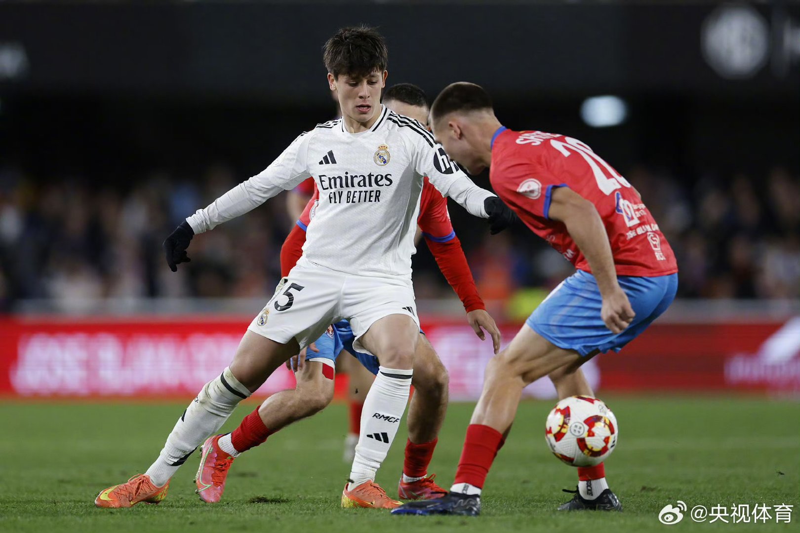 米乐-刚刚！罗马豪取连胜备战NBA常规赛转会期尼斯调整名单以备荷甲，萨拉赫在德国队比赛中晋级(拉莫斯直接干倒萨拉赫)