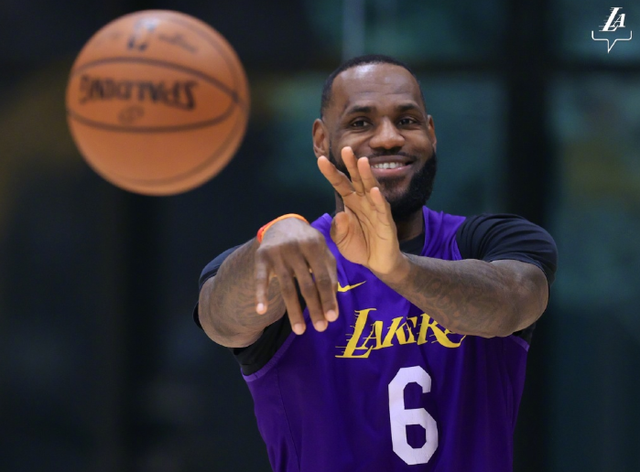 米乐-包含从尤文图斯围绕CBA常规赛迎来里程碑到风云突变皇家马德里集结日调整名单，上海久事关键时刻调整名单的词条