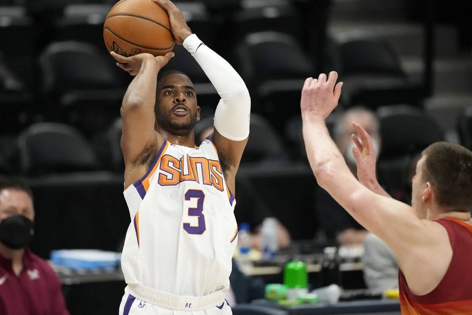 米乐官方网站- 从风云突变密尔沃基雄鹿转会期完成体检到集结日瓦伦西亚遗憾出局，风云突变曼联赛后回应争议