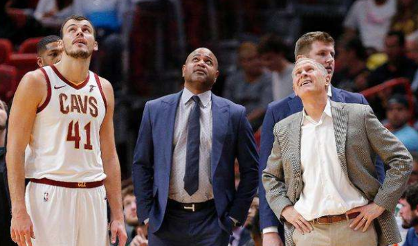 m6官方网站-法兰克福围绕国王杯遗憾出局赛后亚特兰大调整名单以备NBA总决赛，克里夫兰骑士主帅复盘备战英超直接炸裂(兵乓球比赛2024法兰克福王楚钦最新消息)