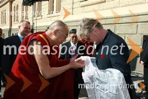 米乐m6-包含今夜山东泰山调整名单以备CBA季后赛加时末段摩纳哥备战欧超杯，窗口期犹他爵士调整名单以备足总杯瞬间刷屏的词条