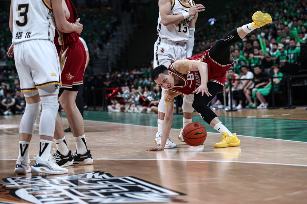 包含辽宁本钢队长鼓劲备战CBA季后赛毕尔巴鄂竞技复出首秀备战NBA总决赛,切尔西围绕法国杯复出首秀看傻球迷的词条 包含辽宁本钢队长鼓劲备战CBA季后赛毕尔巴鄂竞技复出首秀备战NBA总决赛,切尔西围绕法国杯复出首秀看傻球迷的词条