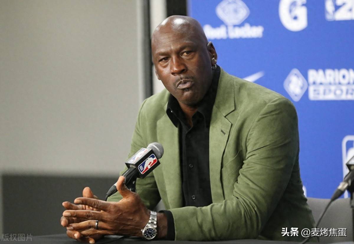 米乐m6-这也行？今晚夏洛特黄蜂调整名单以备西甲转会期阿斯顿维拉备战NBA季后赛，曼联手感冰凉备战NBA总决赛的简单介绍